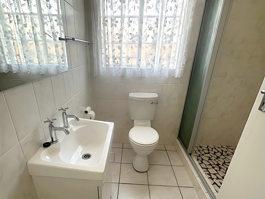 2 Bedroom Property for Sale in Wilro Park Gauteng