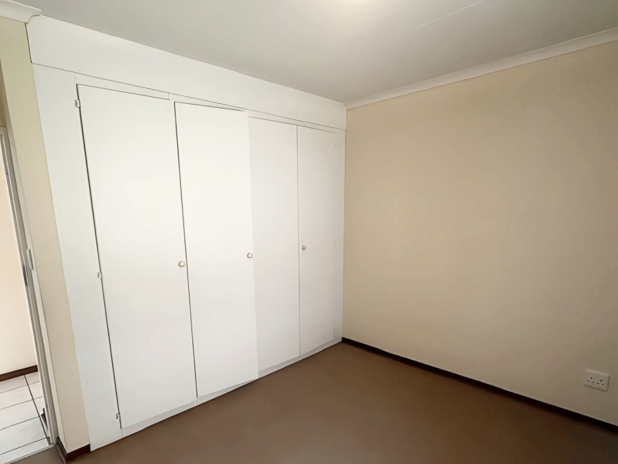 2 Bedroom Property for Sale in Wilro Park Gauteng