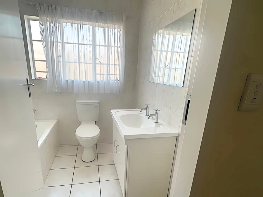 2 Bedroom Property for Sale in Wilro Park Gauteng