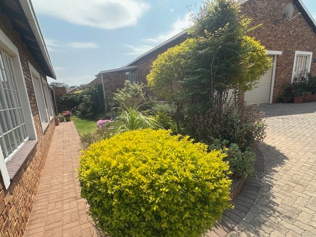 2 Bedroom Property for Sale in Wilro Park Gauteng