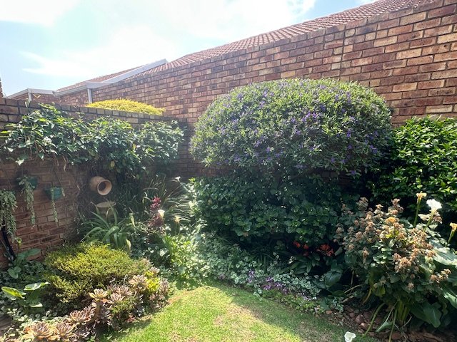 2 Bedroom Property for Sale in Wilro Park Gauteng