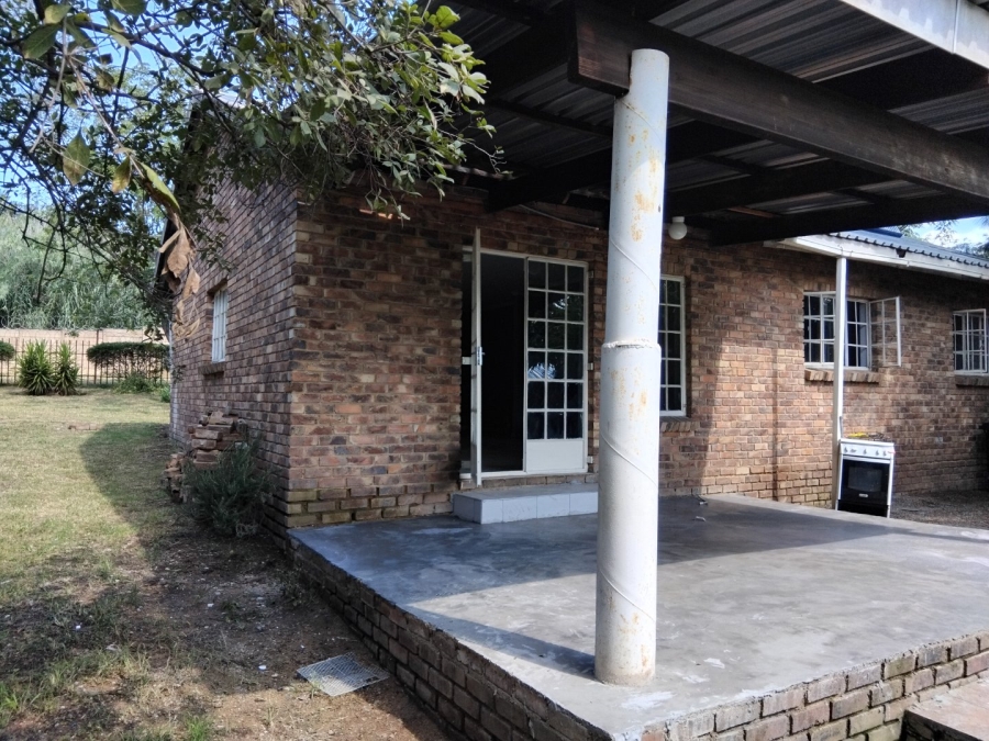 To Let 2 Bedroom Property for Rent in Glen Austin Gauteng