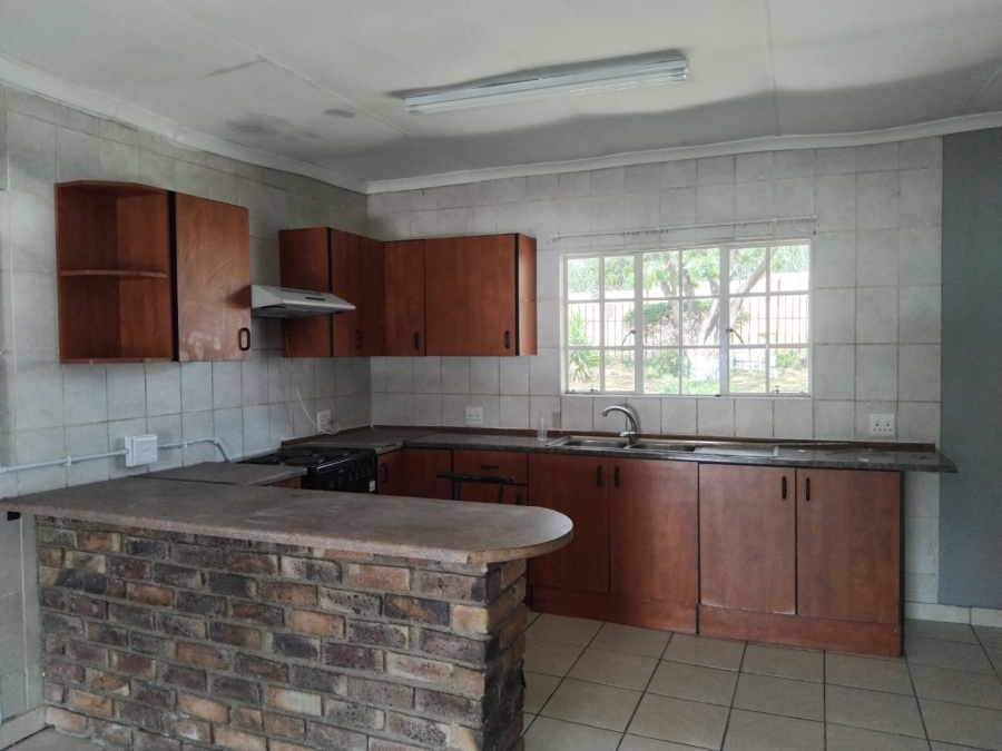 To Let 2 Bedroom Property for Rent in Glen Austin Gauteng