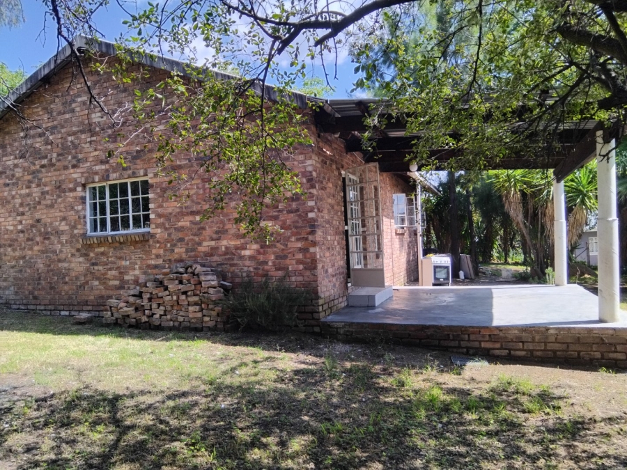 To Let 2 Bedroom Property for Rent in Glen Austin Gauteng