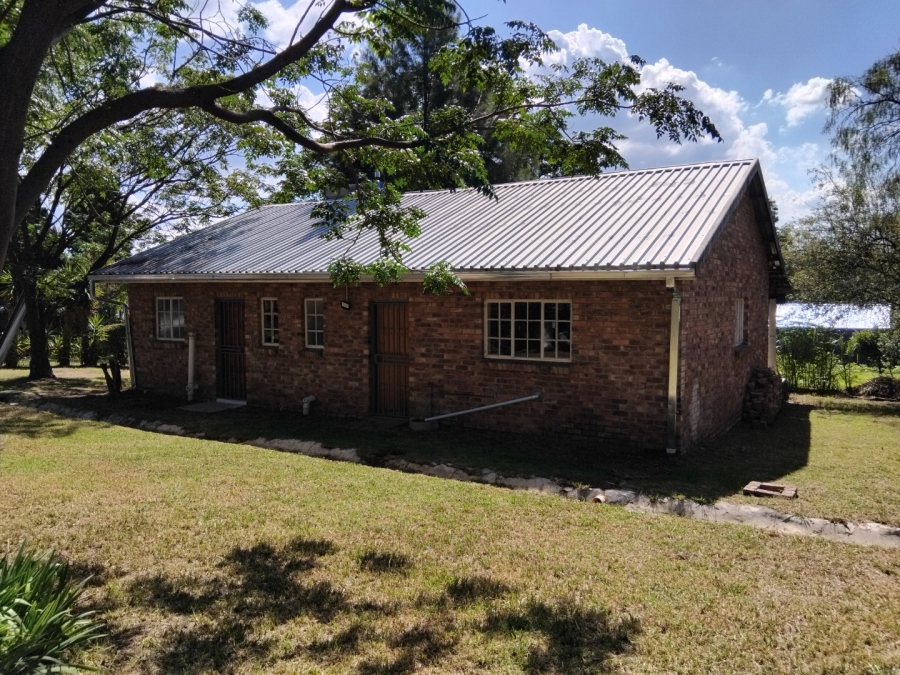 To Let 2 Bedroom Property for Rent in Glen Austin Gauteng