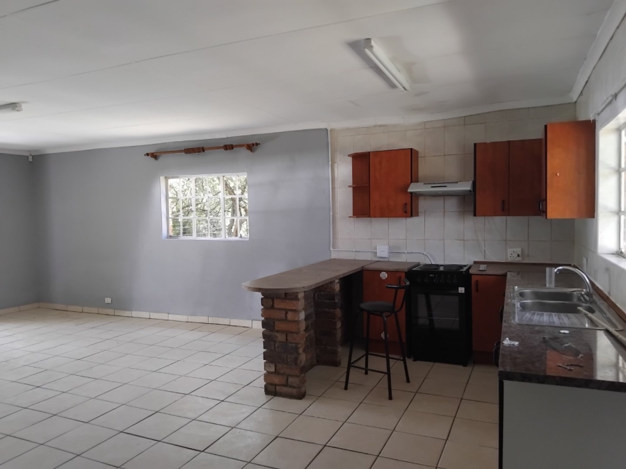 To Let 2 Bedroom Property for Rent in Glen Austin Gauteng
