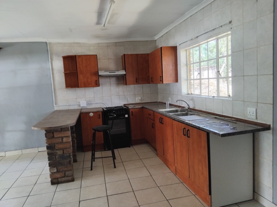 To Let 2 Bedroom Property for Rent in Glen Austin Gauteng