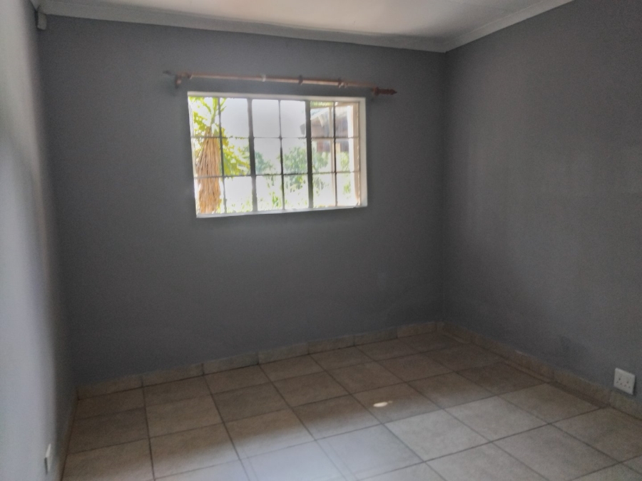 To Let 2 Bedroom Property for Rent in Glen Austin Gauteng