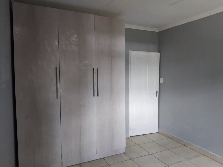To Let 2 Bedroom Property for Rent in Glen Austin Gauteng