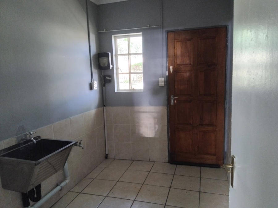 To Let 2 Bedroom Property for Rent in Glen Austin Gauteng