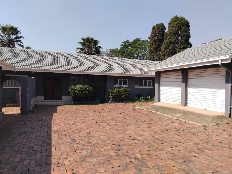 To Let 3 Bedroom Property for Rent in Glen Austin Gauteng