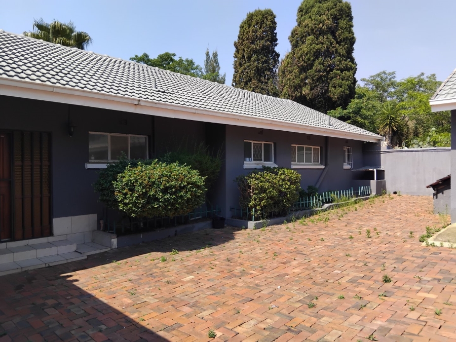 To Let 3 Bedroom Property for Rent in Glen Austin Gauteng