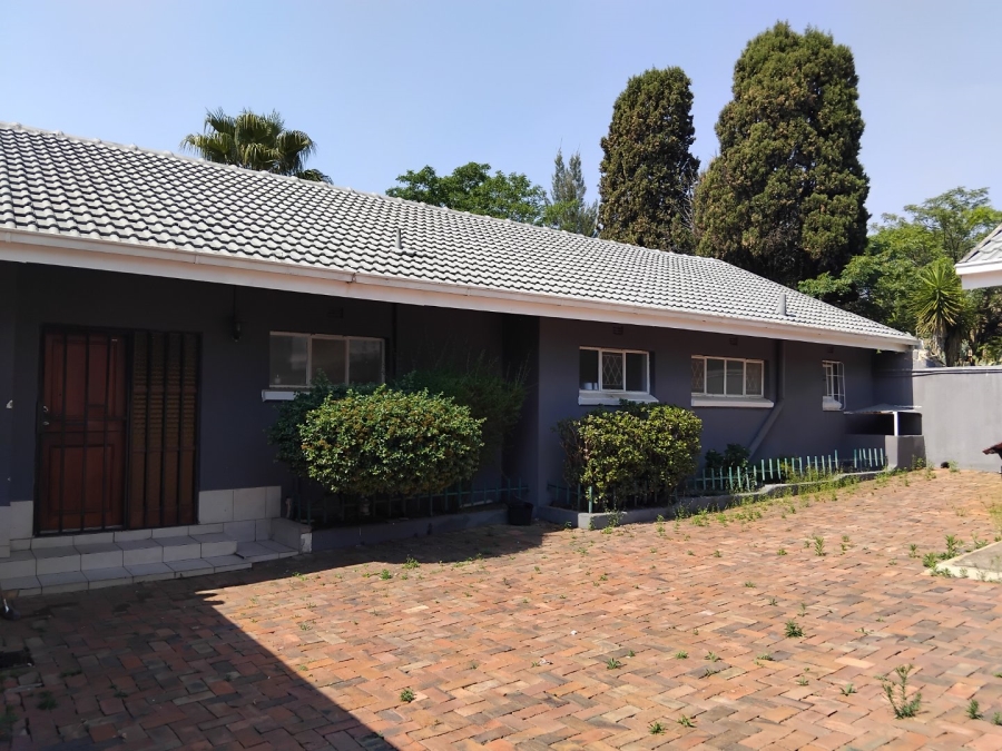 To Let 3 Bedroom Property for Rent in Glen Austin Gauteng