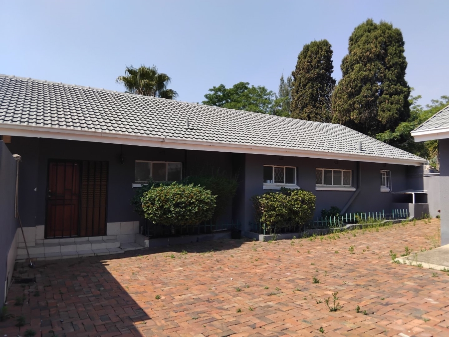 To Let 3 Bedroom Property for Rent in Glen Austin Gauteng