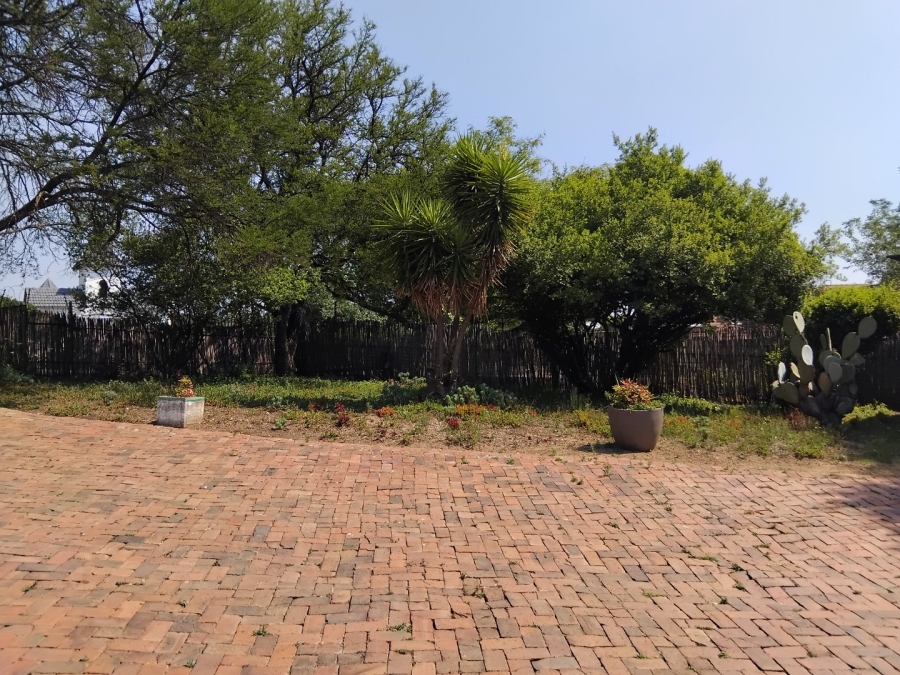 To Let 3 Bedroom Property for Rent in Glen Austin Gauteng