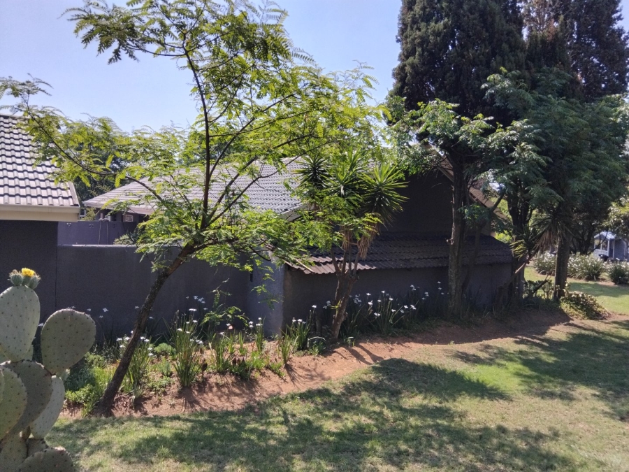 To Let 3 Bedroom Property for Rent in Glen Austin Gauteng