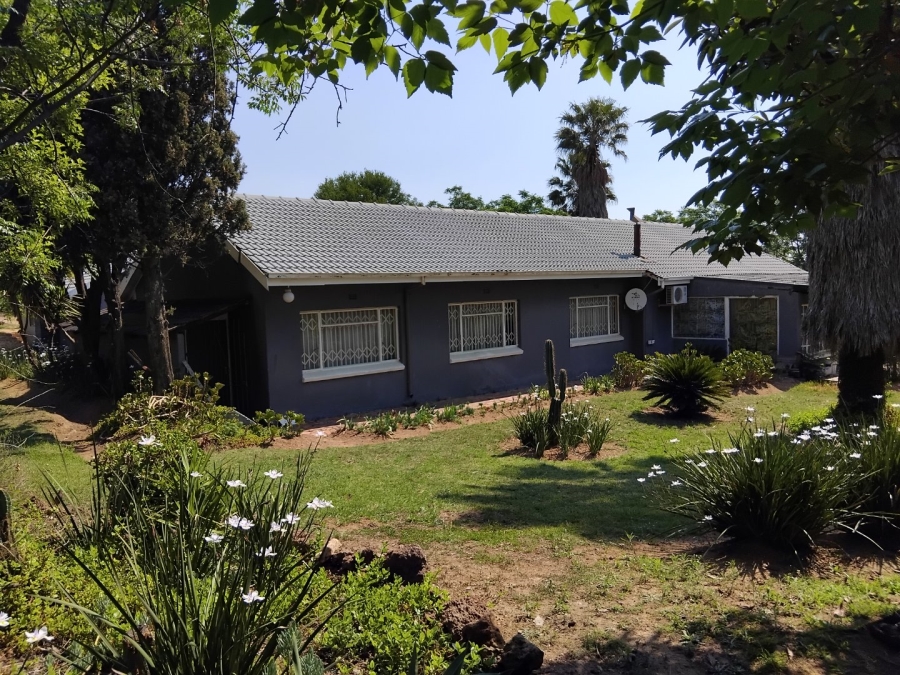 To Let 3 Bedroom Property for Rent in Glen Austin Gauteng