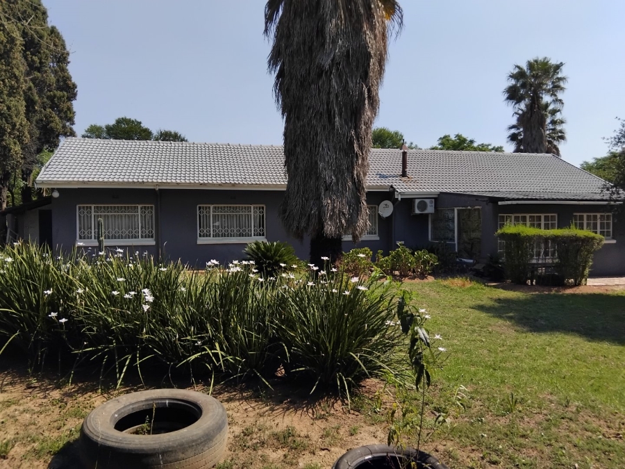 To Let 3 Bedroom Property for Rent in Glen Austin Gauteng