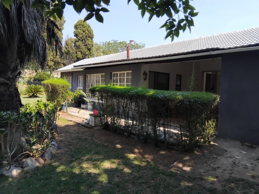 To Let 3 Bedroom Property for Rent in Glen Austin Gauteng