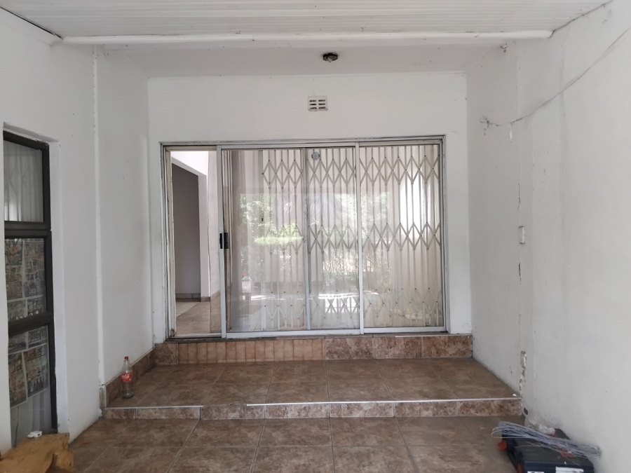 To Let 3 Bedroom Property for Rent in Glen Austin Gauteng