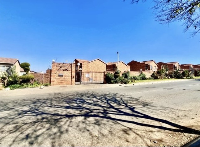 2 Bedroom Property for Sale in Naturena Gauteng