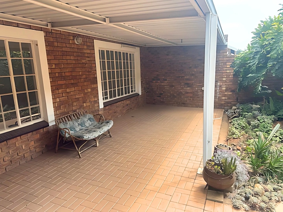 2 Bedroom Property for Sale in Wilro Park Gauteng