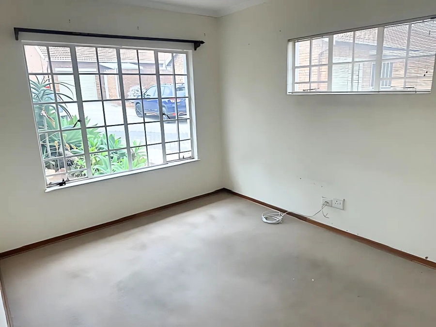 2 Bedroom Property for Sale in Wilro Park Gauteng