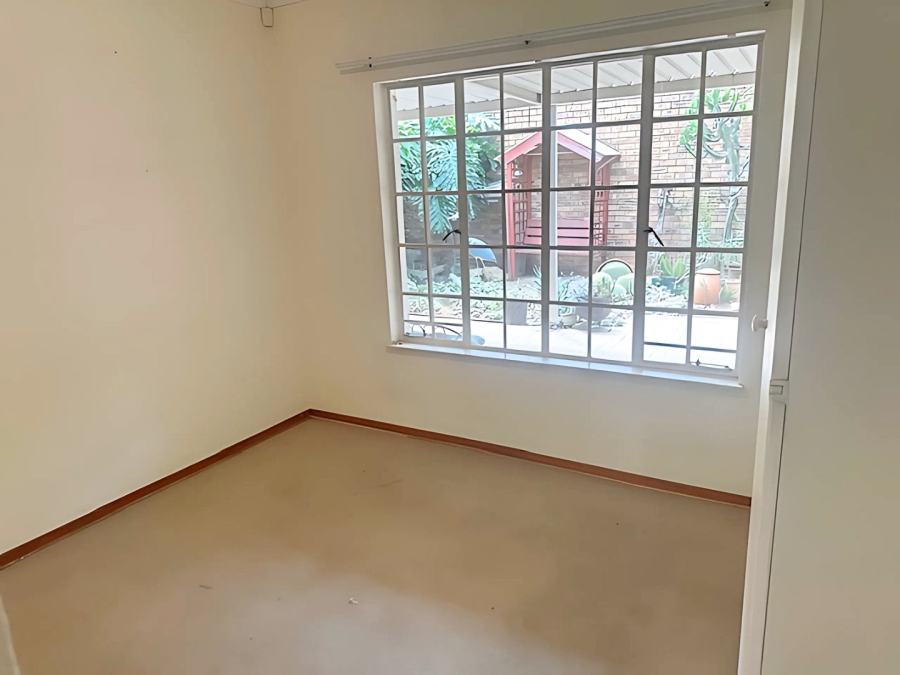 2 Bedroom Property for Sale in Wilro Park Gauteng