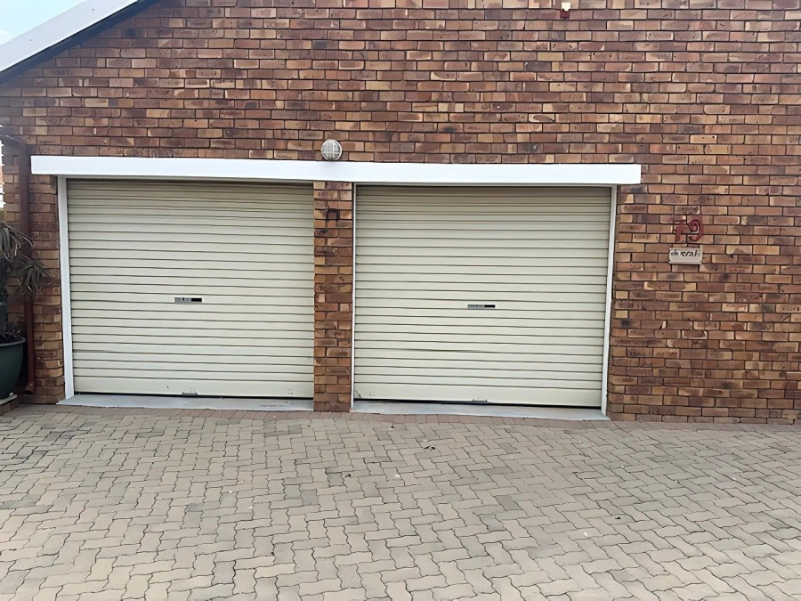 2 Bedroom Property for Sale in Wilro Park Gauteng