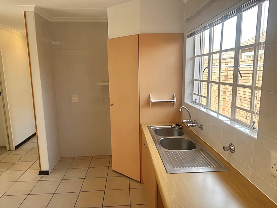 2 Bedroom Property for Sale in Wilro Park Gauteng