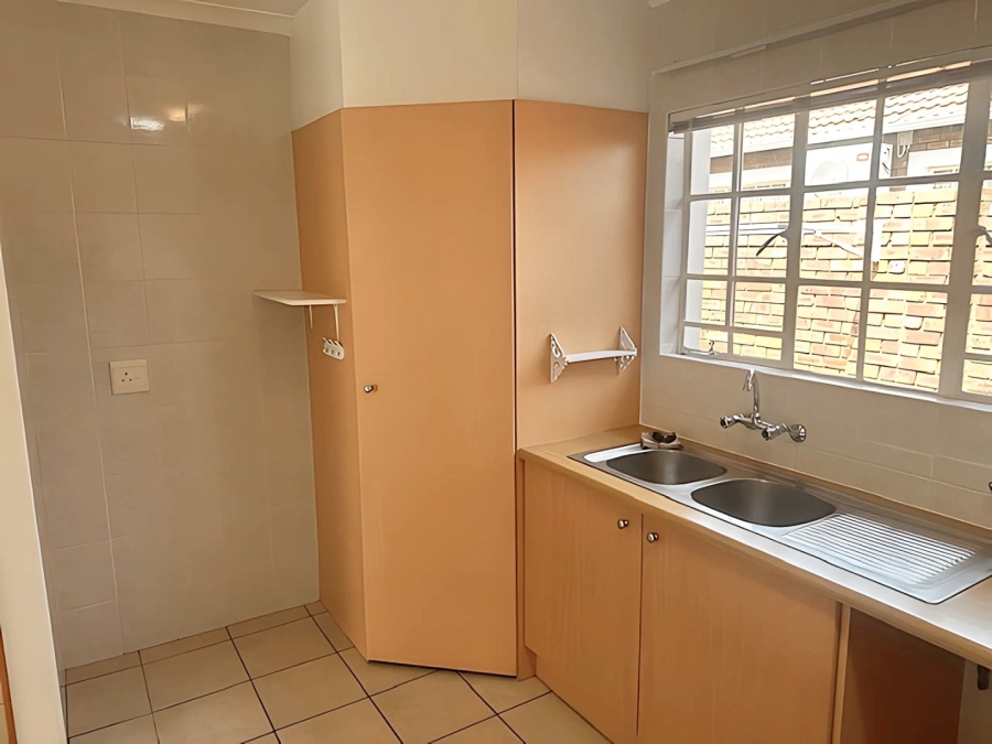 2 Bedroom Property for Sale in Wilro Park Gauteng