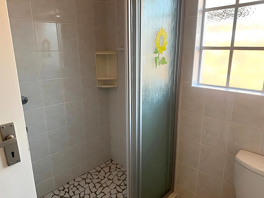 2 Bedroom Property for Sale in Wilro Park Gauteng