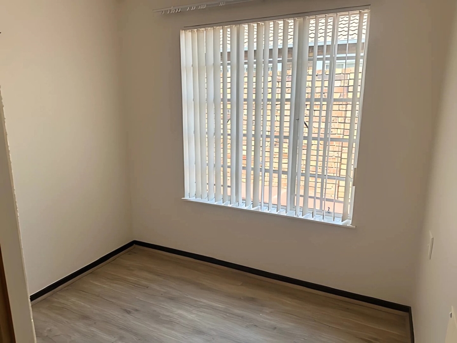 2 Bedroom Property for Sale in Wilro Park Gauteng