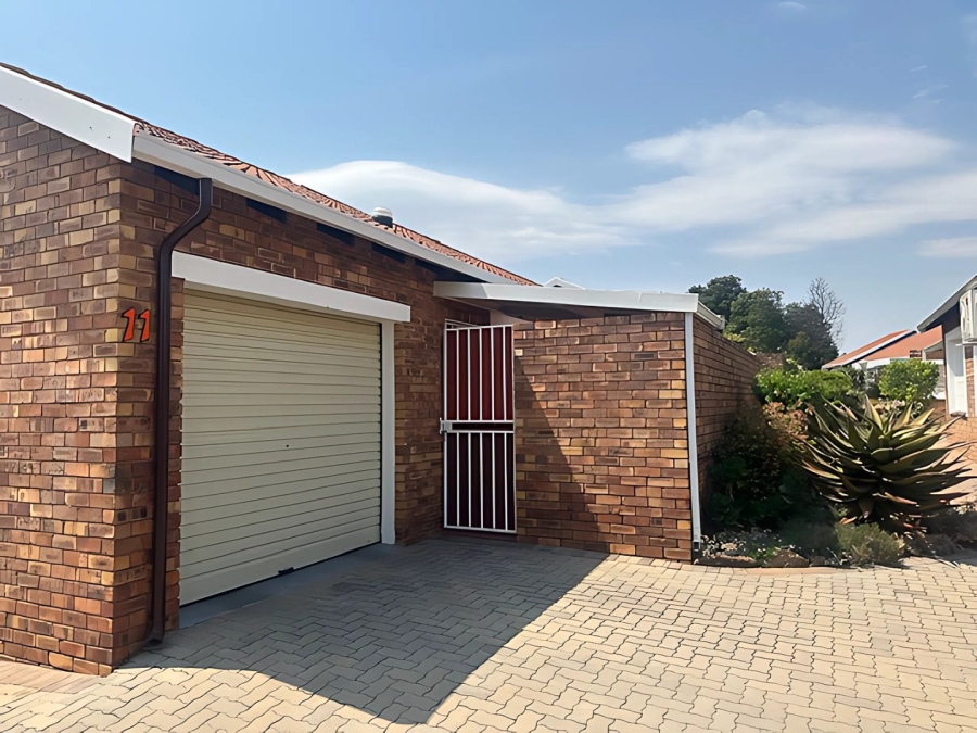 2 Bedroom Property for Sale in Wilro Park Gauteng