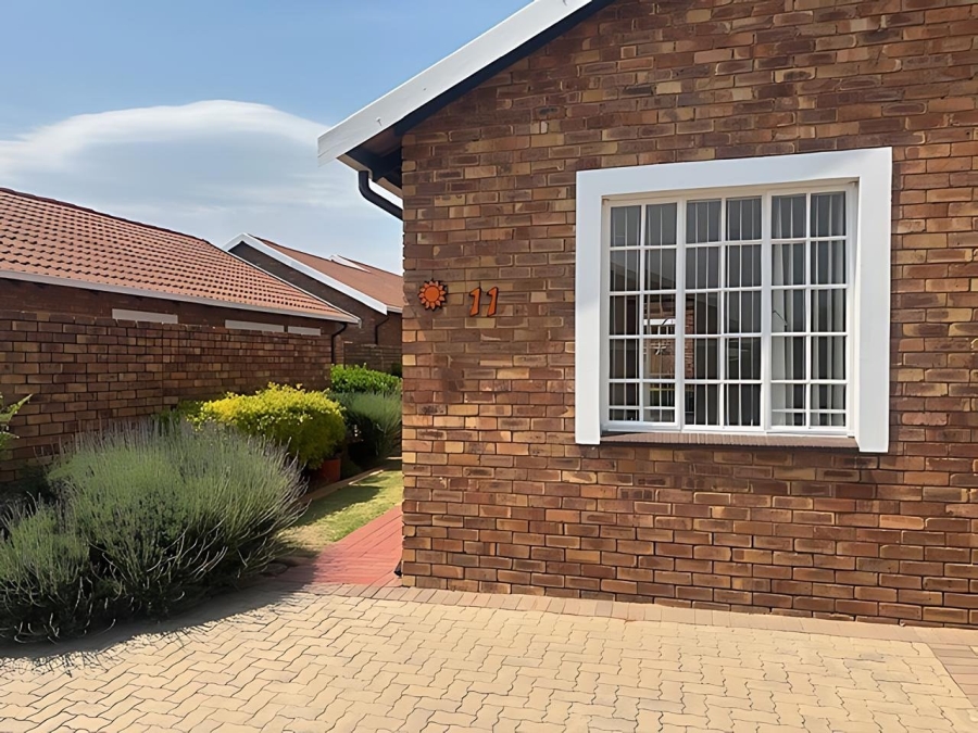 2 Bedroom Property for Sale in Wilro Park Gauteng