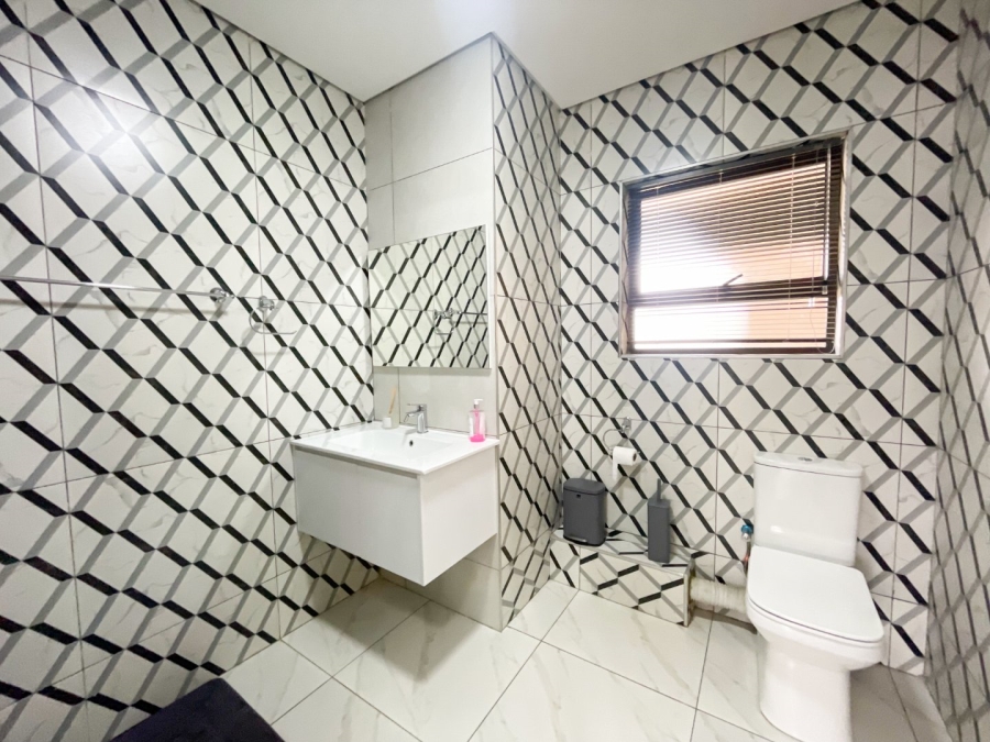 To Let 1 Bedroom Property for Rent in Noordwyk Gauteng