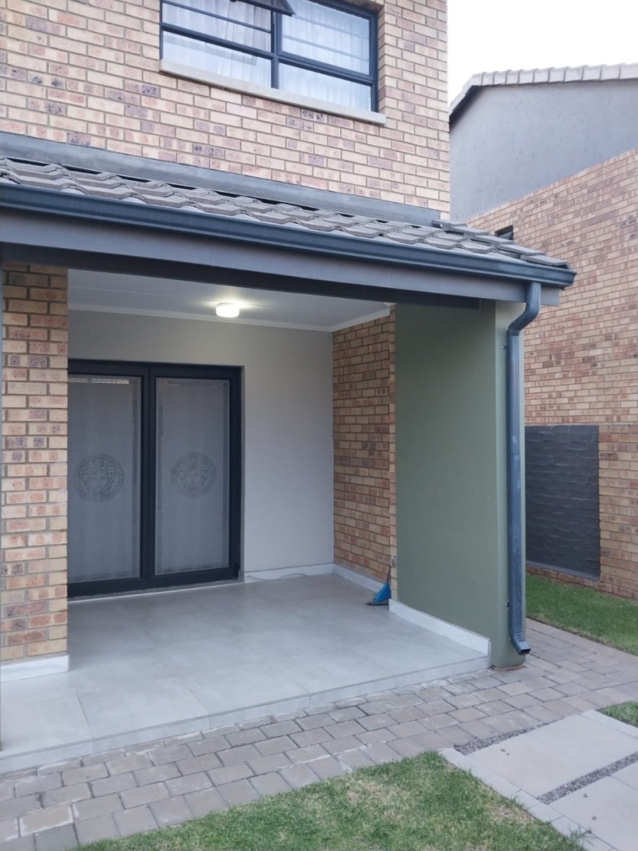 3 Bedroom Property for Sale in Amberfield Gauteng