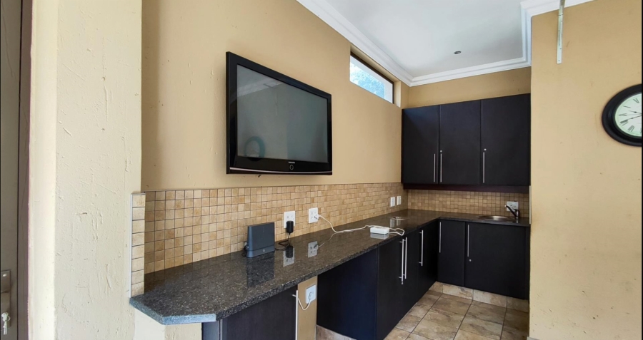 3 Bedroom Property for Sale in Greenstone Hill Gauteng