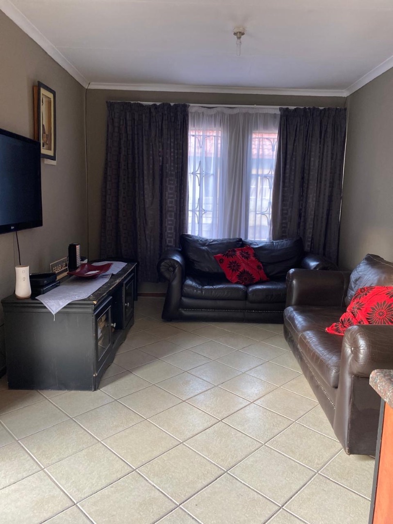 To Let 3 Bedroom Property for Rent in Nellmapius Gauteng