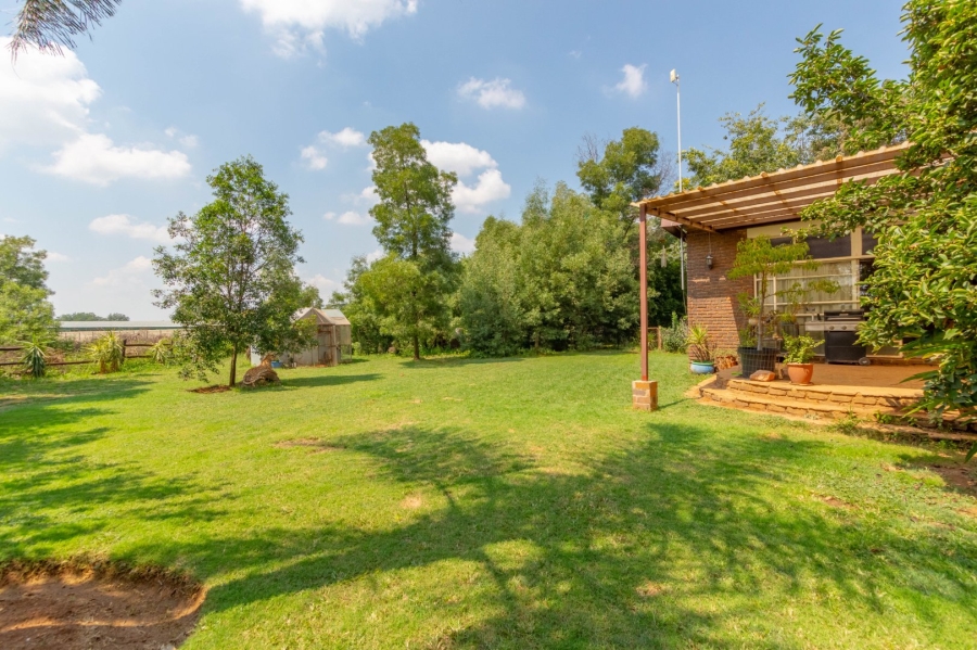 6 Bedroom Property for Sale in Bredell Gauteng
