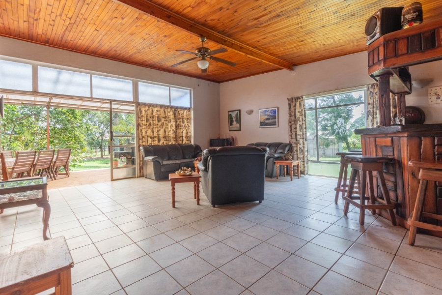 6 Bedroom Property for Sale in Bredell Gauteng
