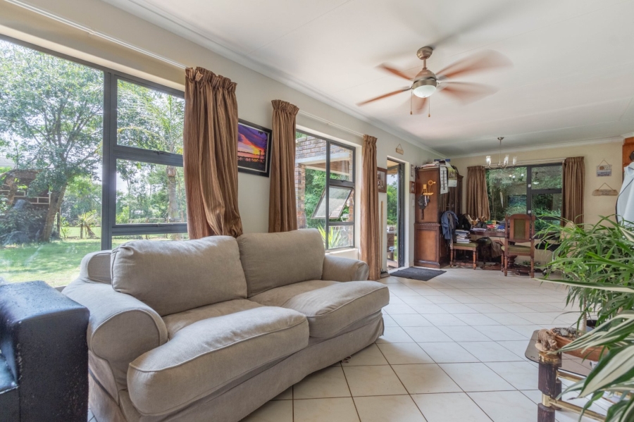 6 Bedroom Property for Sale in Bredell Gauteng