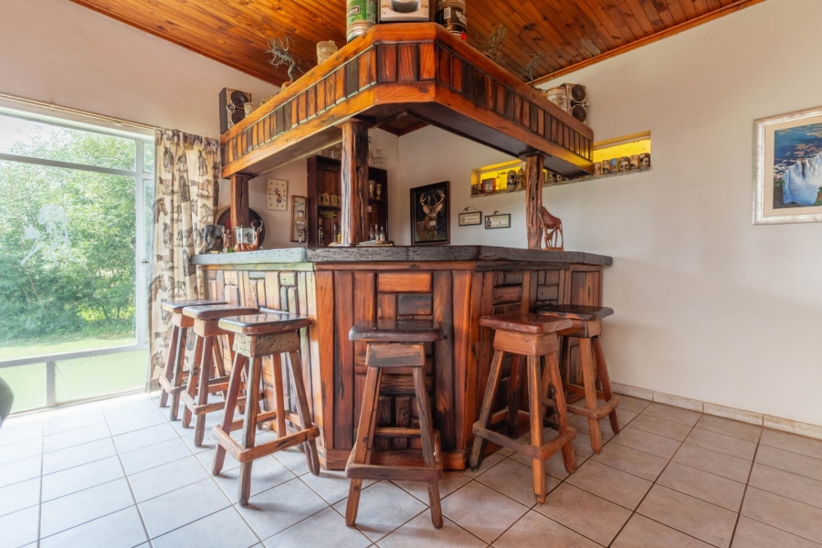6 Bedroom Property for Sale in Bredell Gauteng