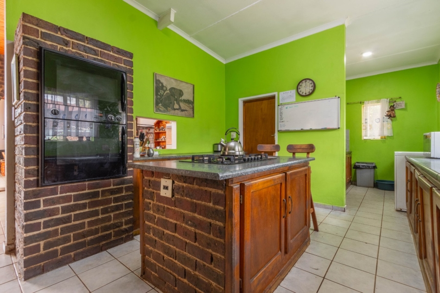 6 Bedroom Property for Sale in Bredell Gauteng