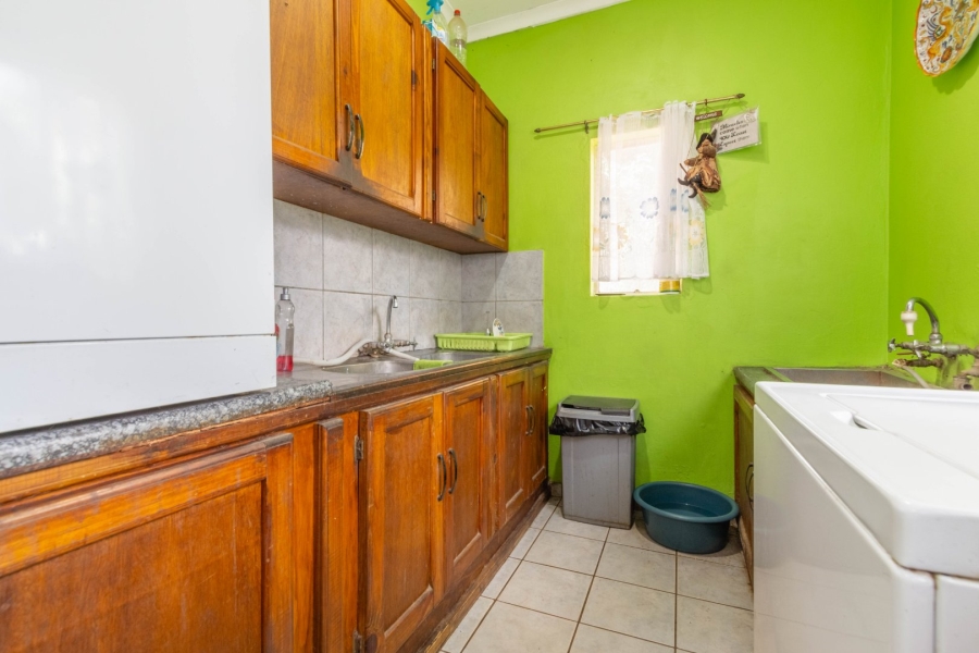 6 Bedroom Property for Sale in Bredell Gauteng
