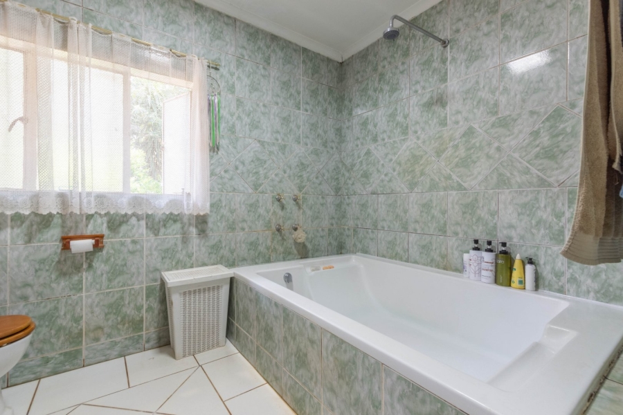 6 Bedroom Property for Sale in Bredell Gauteng