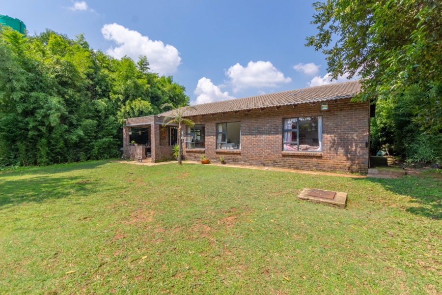 6 Bedroom Property for Sale in Bredell Gauteng