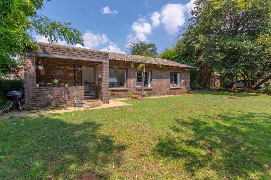 6 Bedroom Property for Sale in Bredell Gauteng