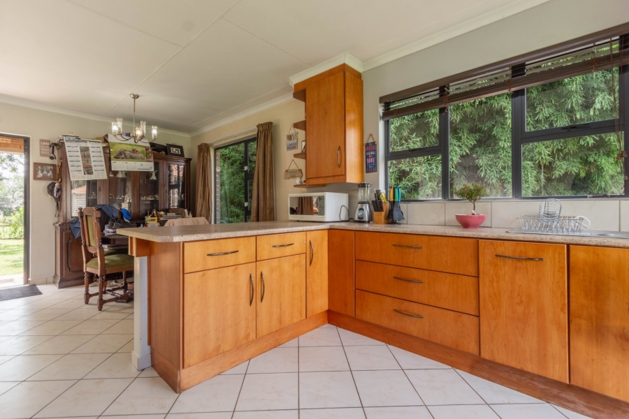 6 Bedroom Property for Sale in Bredell Gauteng