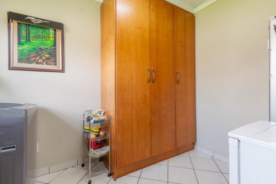 6 Bedroom Property for Sale in Bredell Gauteng